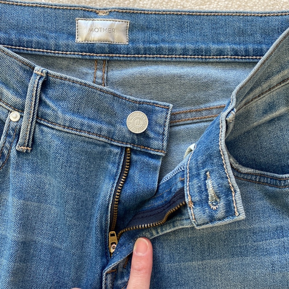 Like new MOTHER Undone Hem Dropout Cliffhanger crop denim jeans - Picture 8 of 16